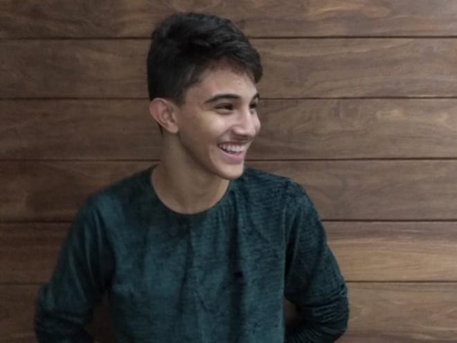Leonardo Soares estuda na Escola Estadual Professor Letro 