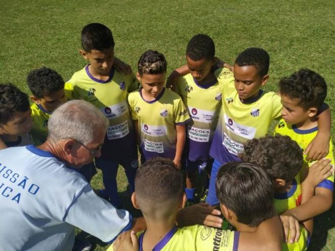 O campeão e o vice receberão troféus e medalhas