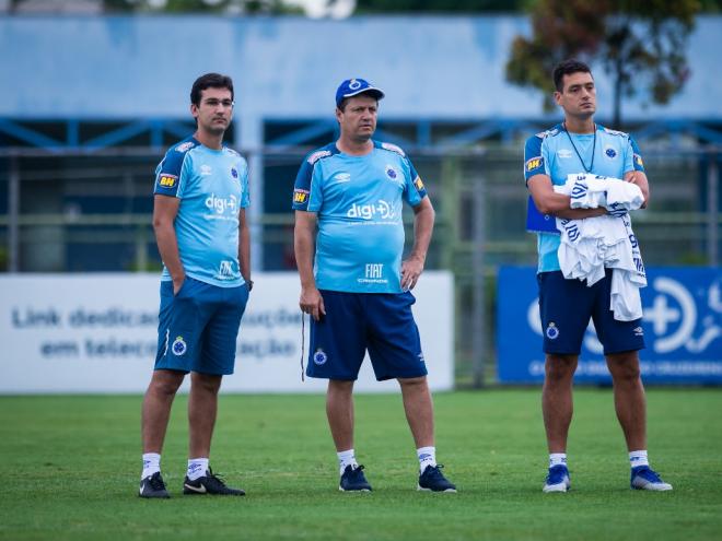 Ideia é utilizar jogadores da base e reduzir os salários dos medalhões que ainda estão nos planos da diretoria