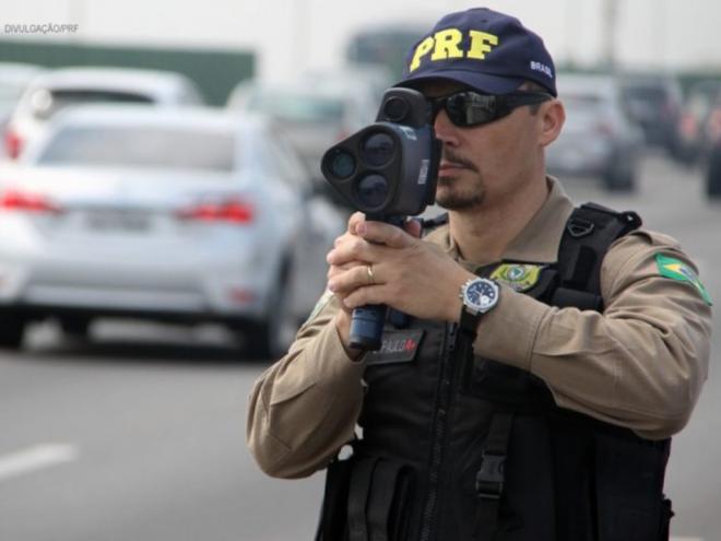 Juiz federal avalia que portaria do governo invadiu competência do Conselho Nacional de Trânsito e cita aumento no número de acidentes após suspensão dos equipamentos 