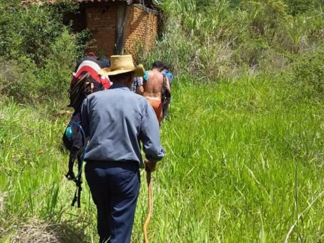 Piloto foi socorrido com vida depois de queda em uma propriedade rural, perto do ponto de pouso 