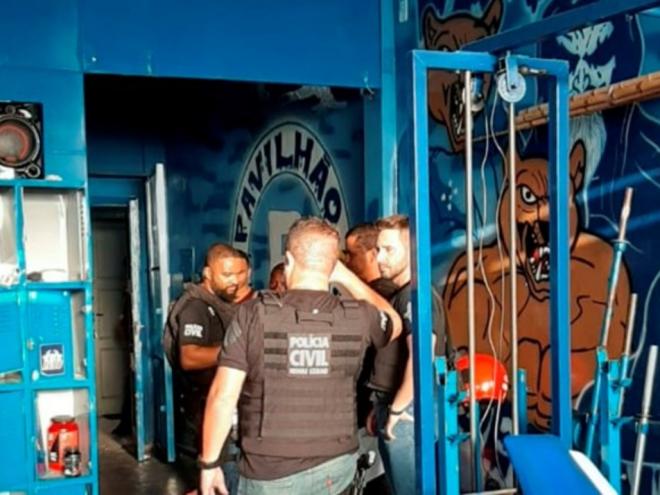 Policiais fazem buscas nas sedes das torcidas organizadas, Máfia Azul e Pavilhão Independente 