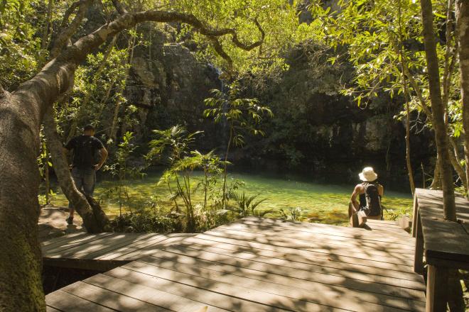 Meditar, apreciando as belezas da natureza, não tem preço. Assim é para quem visita Alto Paraíso de Goiás