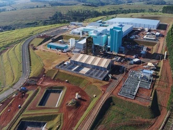 Indústria de embalagens de vidro em Jacutinga, no Sul de Minas
