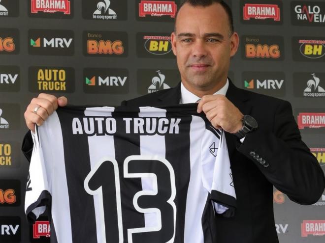 Treinador venezuelano falou da importância de ter tempo para montar uma equipe competitiva
