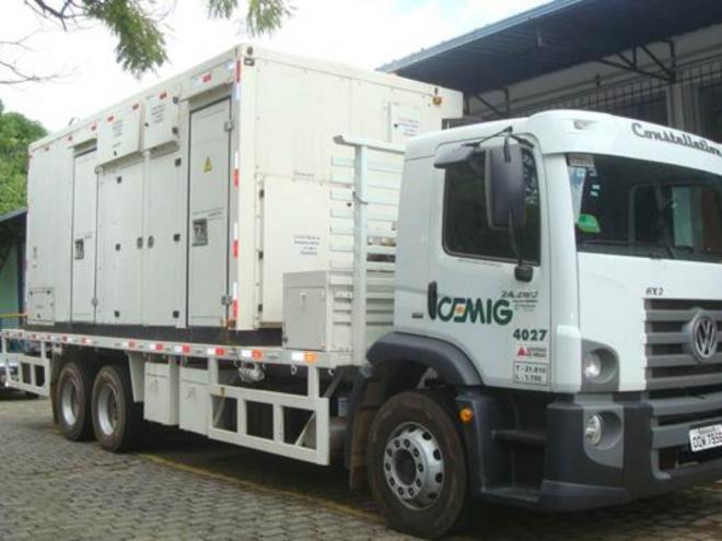 Unidade de geração móvel que será ligada durante manutenção na rede elétrica de Ipatinga