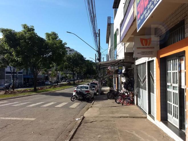 Bandidos invadiram apartamento no começo da avenida Londrina e agrediram vítima exigindo que ele entregasse dólares
