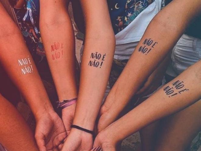 Em 2017, foram distribuídas 4 mil tatuagens; no ano passado, esse número evoluiu para 186 mil. Para o carnaval de 2020, a meta é produzir 200 mil tatuagens