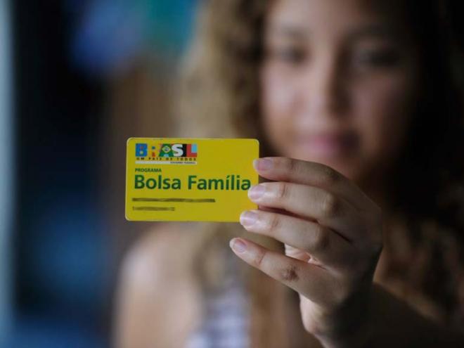   Boataria dá conta que material escolar poderia ser recebido pelos beneficiários do Programa Bolsa Família; mas isso não existe 