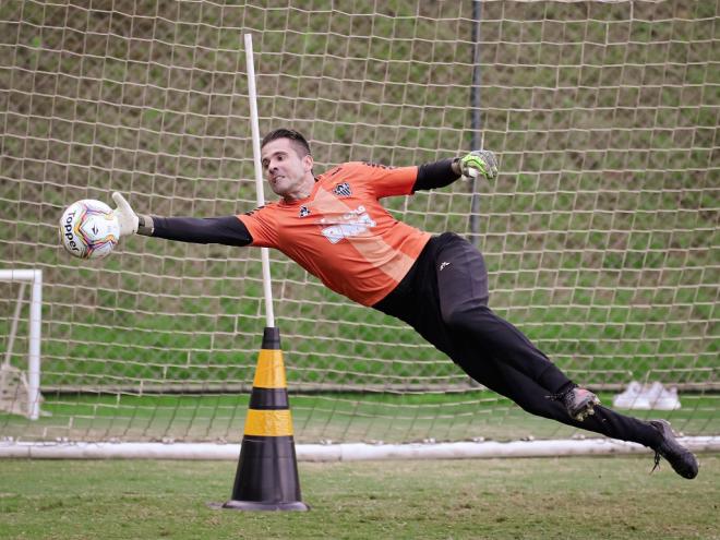 Ídolo atleticano começou o trabalho com bola nesta semana