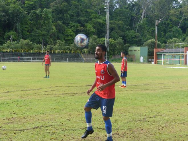 O atleta participou do treinamento junto com o elenco na tarde desta terça-feira
