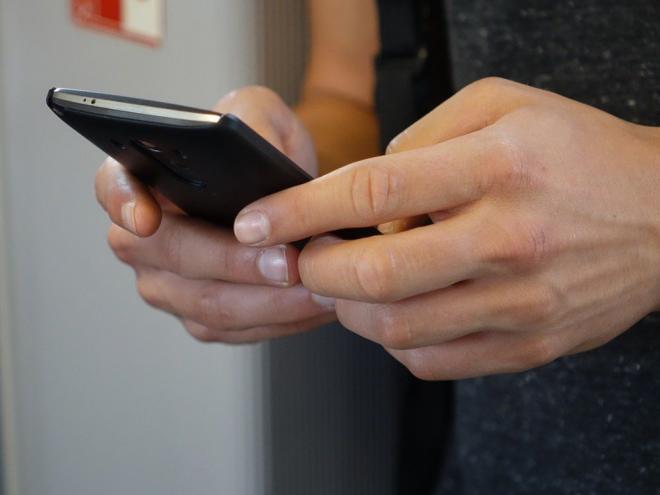 A geração Z (nascida entre 1997 e 2012) passou 3 horas e 46 minutos por app por mês e teve 150 sessões por mês nos principais aplicativos.