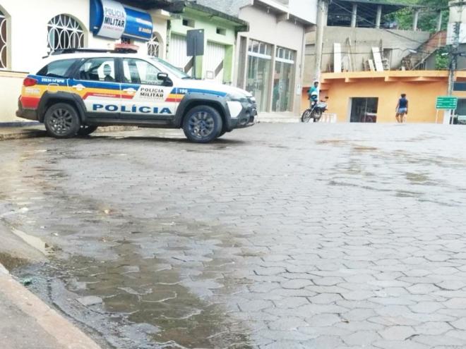 Polícia tenta identificar autores de roubo a mão armada em Joanésia 