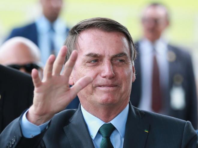 Segundo Bolsonaro, a medida está prevista na legislação e exige menos burocracia que a contratação de civis
