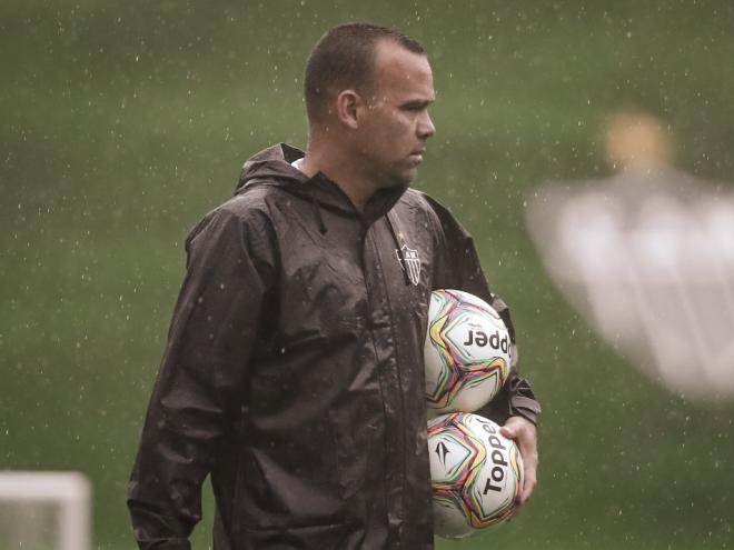 Dudamel disse que vai mexer no time que joga neste domingo