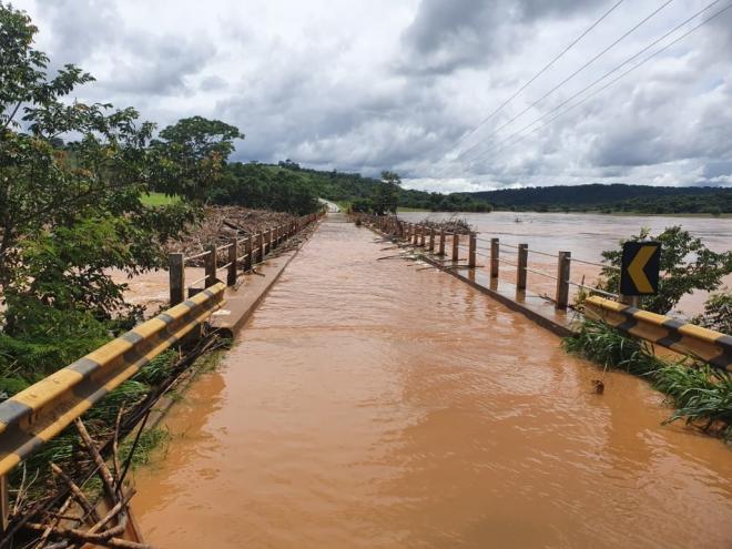 Ponte sobre o Rio das Velhas, em Jequitibá-MG