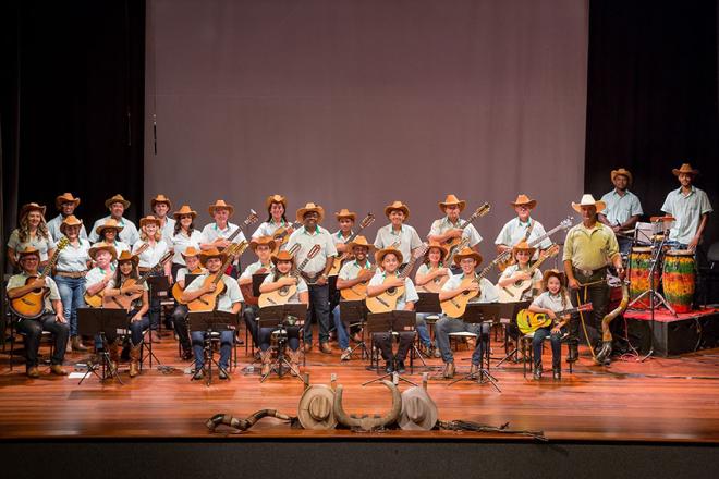 A Orquestra de Viola Caipira mostra o melhor da música sertaneja