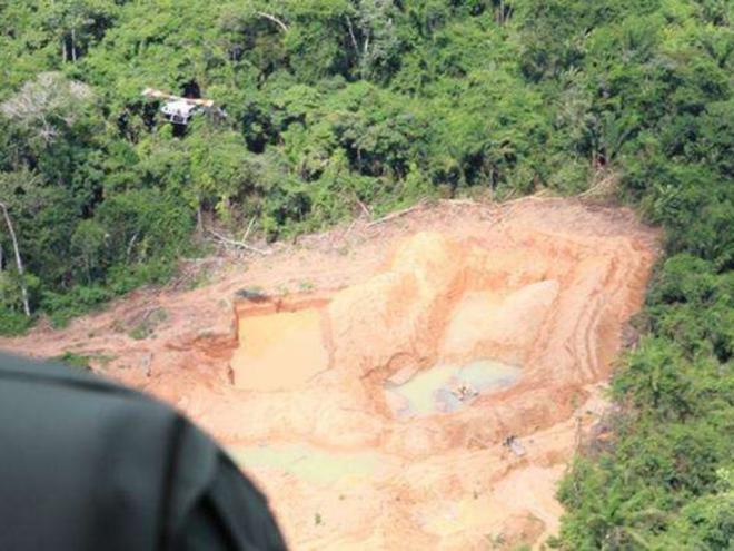 Garimpo ilegal nas terras dos indígenas Kayapó, no Pará, em foto de 2015 / Deutsche Welle