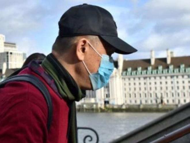 Máscaras não são muito eficientes na prevenção contra o vírus, a importância dela é principalmente para quem está tossindo não espalhar o vírus e precisam ser trocadas com frequência 