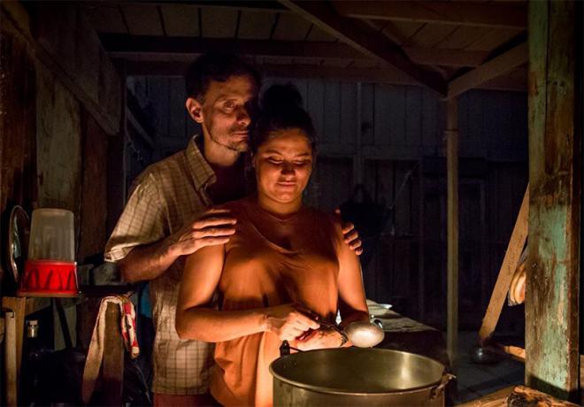 Enrique Diaz e Marleyda Soto protagonizam um filme instigante