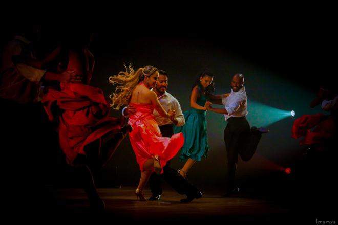 El Abrazo vai mostrar a extraordinária arte de dançar tango no sábado