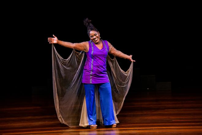 Hyuri Luna vai mostrar os encantos e possibilidades da viola caipira