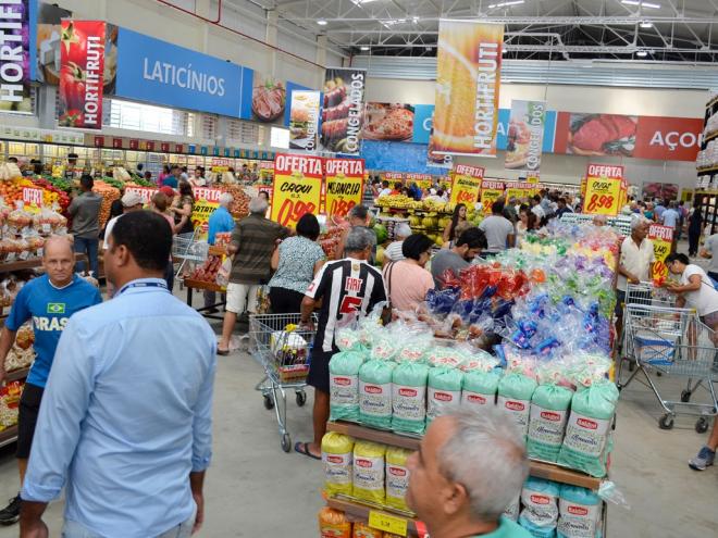 Supermercados e demais estabelecimentos do setor poderão funcionar normalmente no sábado, domingo, terça e quarta-feira 