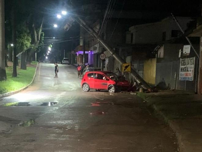 Motorista não ficou no local depois do acidente e passageira relatou o que sabia à PM