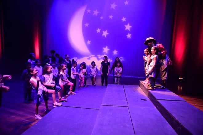 Visitas teatralizadas encantam o público adulto e infantil