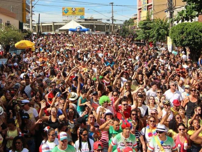  Há, por exemplo, programas para quem gosta de animação e também para quem prefere curtir a folga longe da folia.