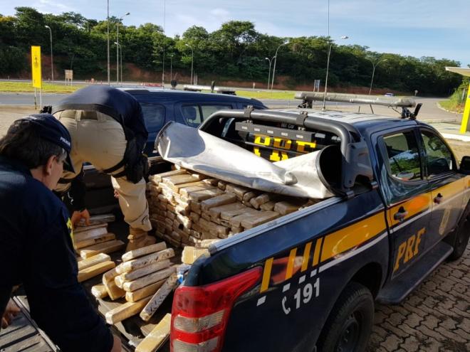 Carregamento de droga foi encontrada em fundo falso de caminhão 