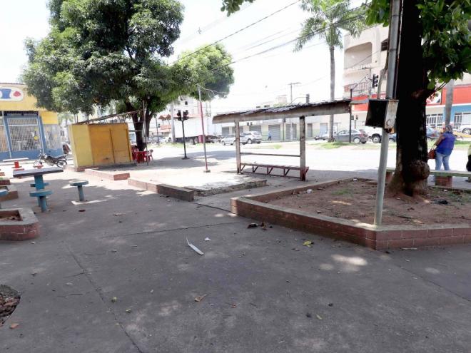 Barracas abandonadas foram retiradas; os pontos eram usados para uso de drogas, segundo moradores