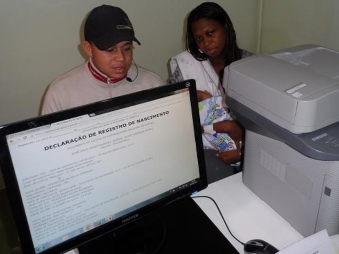 Coordenado pela Sedese, programa que emite documento nas maternidades já conta com 66 unidades em 44 municípios