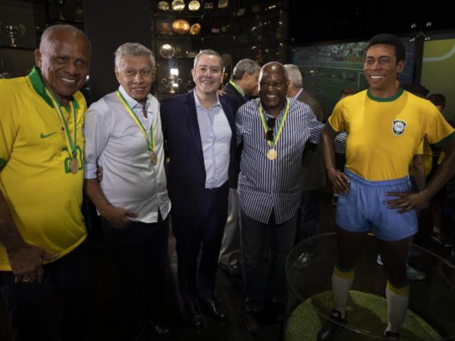  Estátua de cera, em tamanho real, está exposta no Museu Seleção Brasileira, na sede da CBF 
