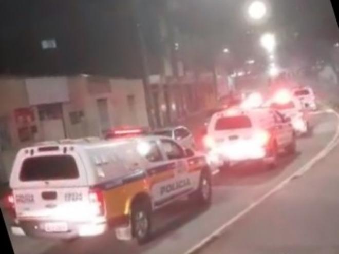 Equipes da PM foram mobilizadas para dispersar grupo que se aglomerava nas imediações de local onde foi promovida uma festa de carnaval