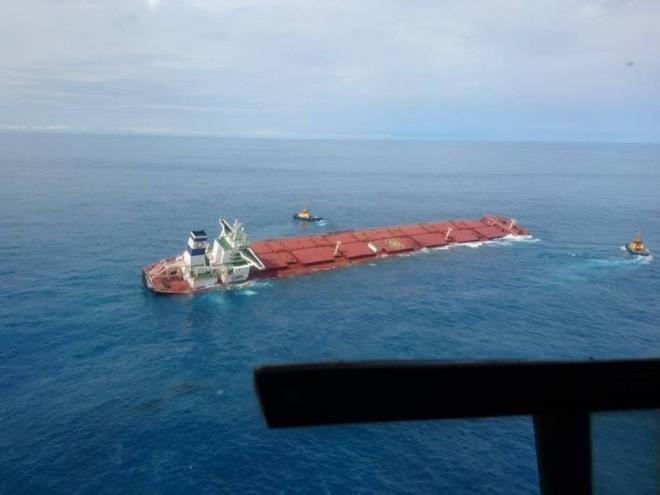 Embarcação está a 140 quilômetros do continente, no litoral do Maranhão, segundo a Marinha