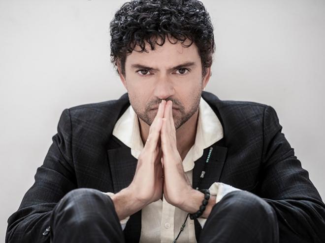 No show, Vercillo apresenta sucessos da carreira e canções do novo disco
