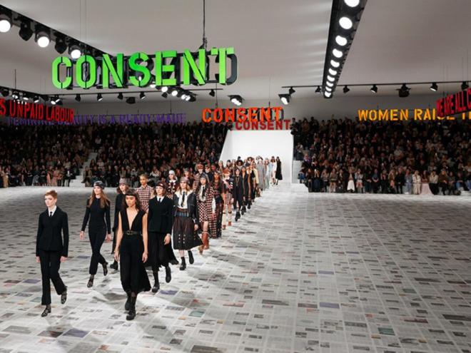 Passarela Dior Inverno 2021: arte décor