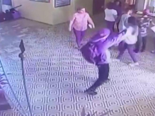 Em 13 de março de 2019, dois ex-alunos entraram armados na escola pela porta da frente, assassinaram seis colegas, dois funcionários e se suicidaram