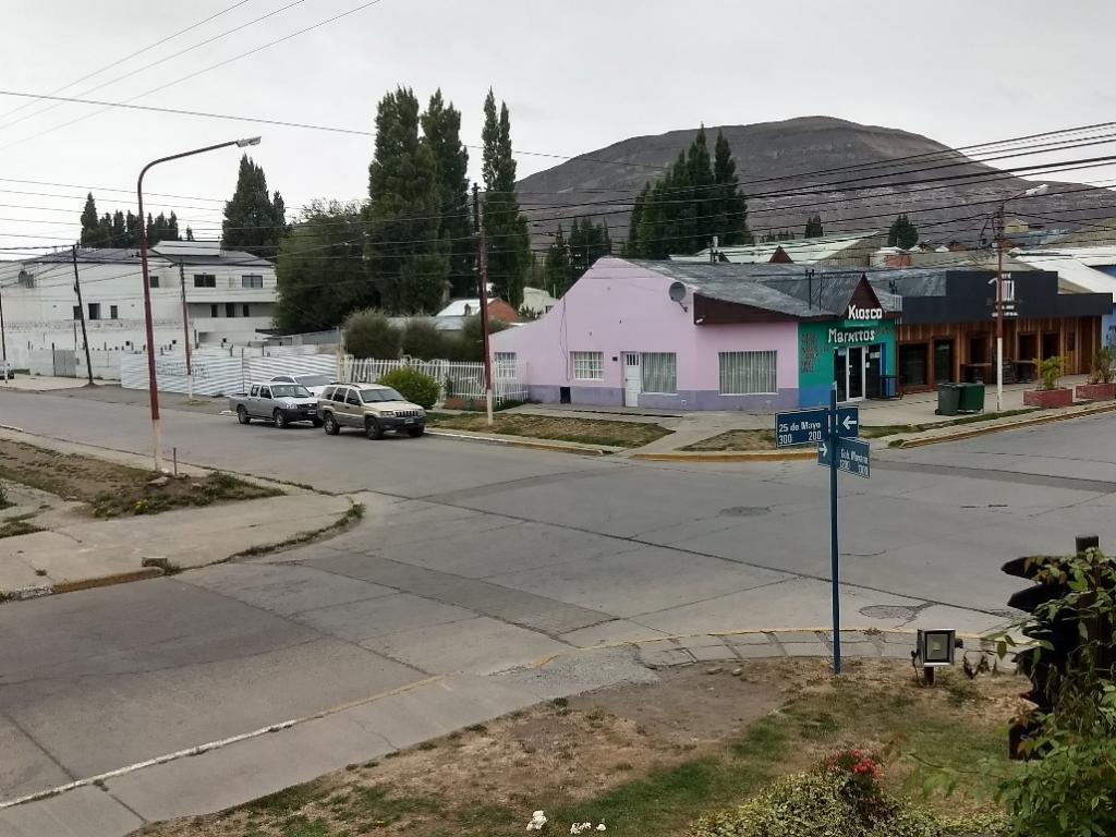 Ruas de área comercial de El Calafate estão desertas