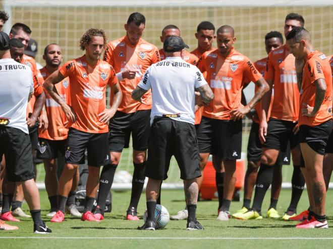 No último sábado, o técnico Jorge Sampaoli estreou no comando da equipe com vitória sobre o Villa Nova, por 3 a 1, no Castor Cifuentes, em Nova Lima