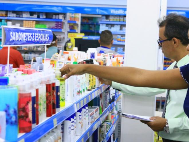Segundo o Código de Defesa do Consumidor, o aumento injustificado dos preços dos bens de consumo caracteriza infrações