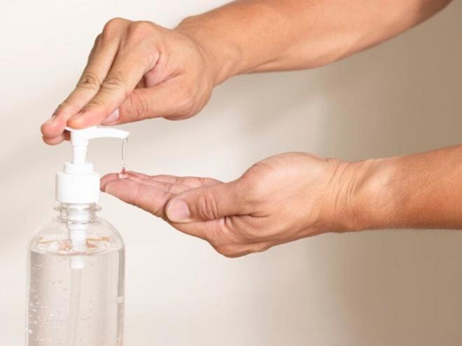 Estabelecimentos comerciais estão inflando preços de produtos essenciais à prevenção o novo coronavírus