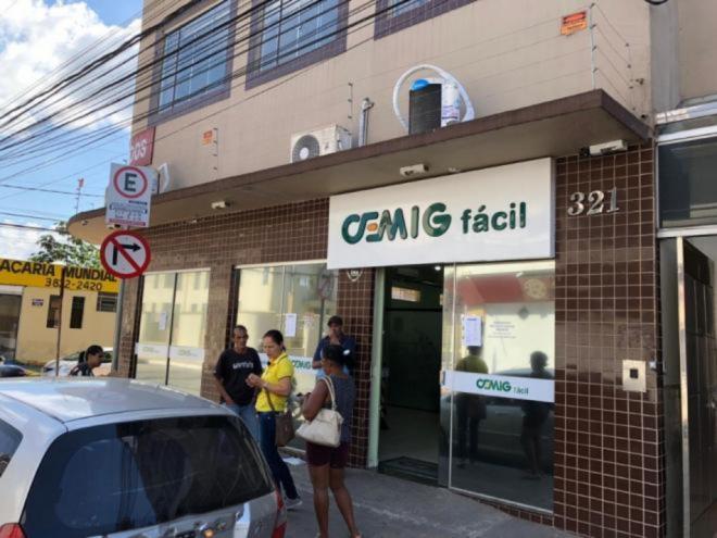 Dessa forma, a Cemig orienta seus clientes a solicitarem os serviços pelos canais digitais de atendimento