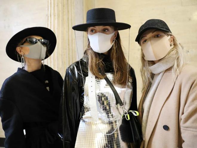 Máscaras antivírus customizadas invadem a moda