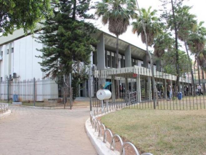 Os salários variam de R$ 1.045,00 a R$ 4.418,82 dependendo do cargo