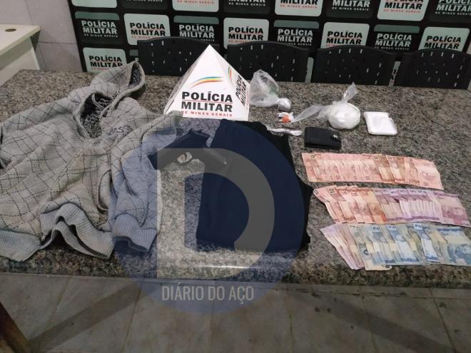 A réplica de pistola usada no crime foi apreendida junto com outros objetos