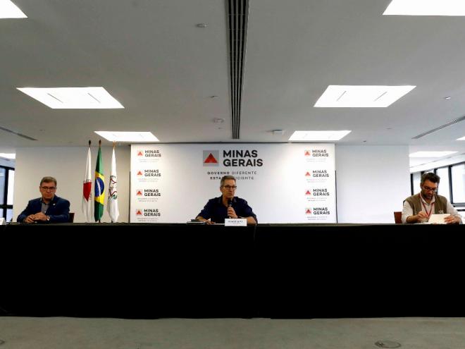 A medida, que também inclui a suspensão temporária dos cortes de abastecimento, foi anunciada por Romeu Zema nesta segunda-feira (23)