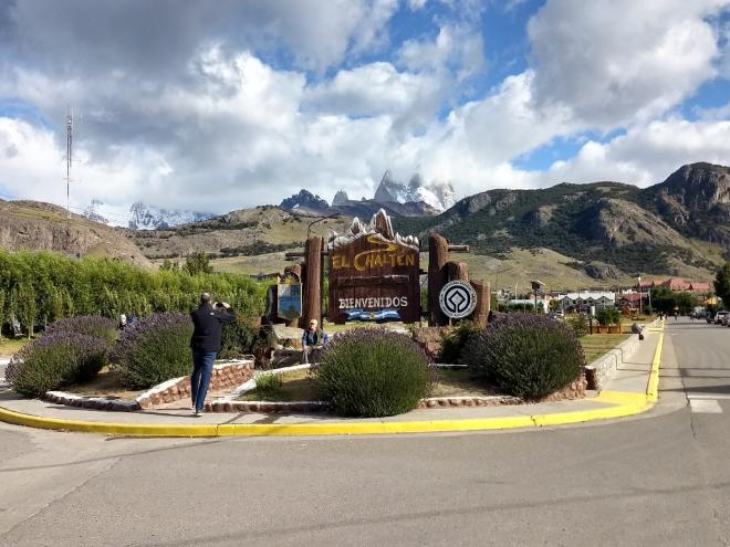 Ao sopé da cordilheira dos Andes, cidade de El Chalten atrai turistas de vários lugares