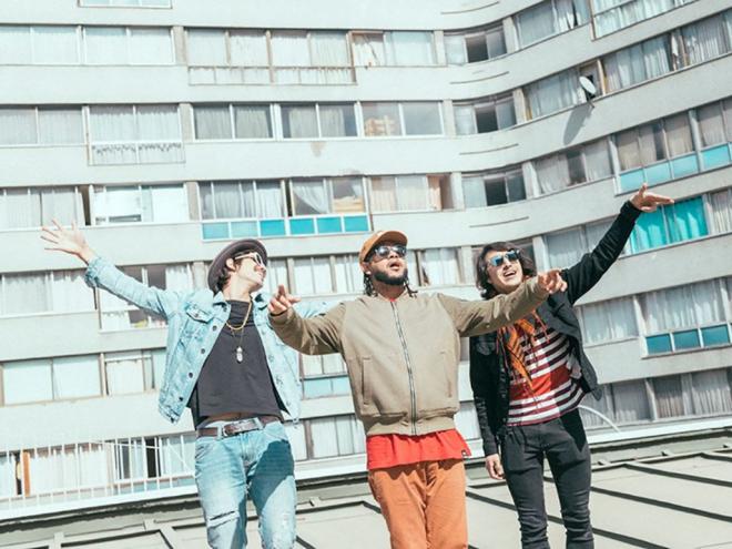 Emicida foi ao Chile gravar o vídeo remix de Passarinhos
